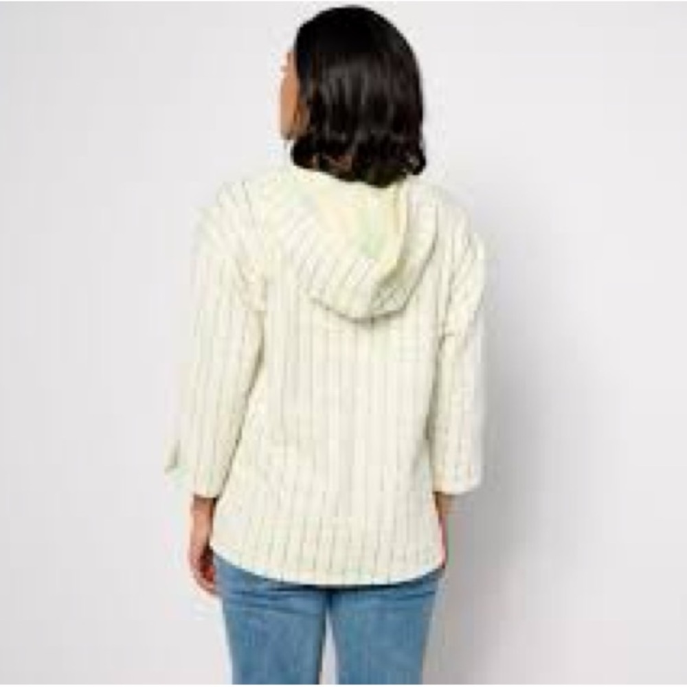 Plus Size Isaac Mizrahi Live! Novelty Knit Relaxed Fit 3/4-Sleeve Pullover - Picture 2 of 11